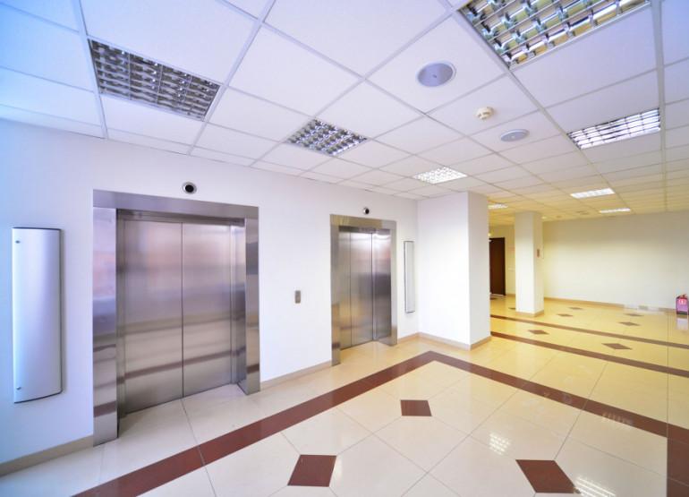 Премьер: Вид главного лифтового холла